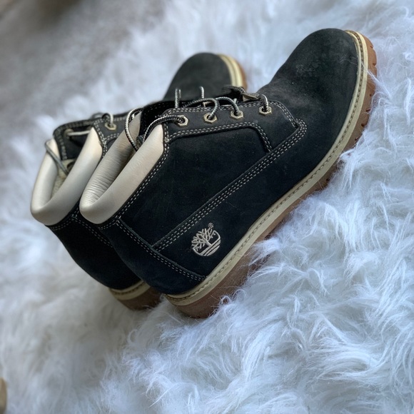black construction timberlands